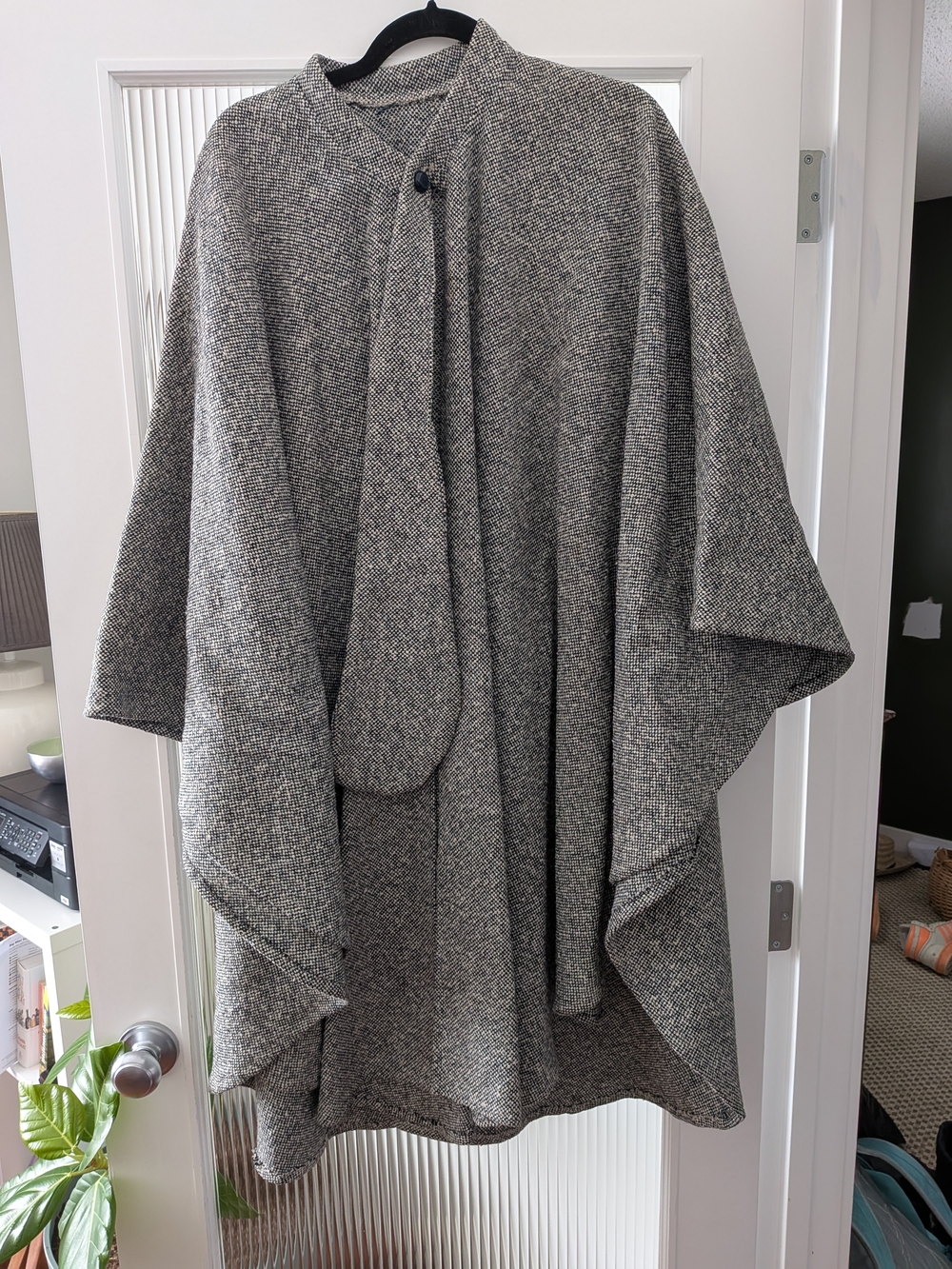 Chic Gray Textured Cape Poncho - Picture 1 of 9